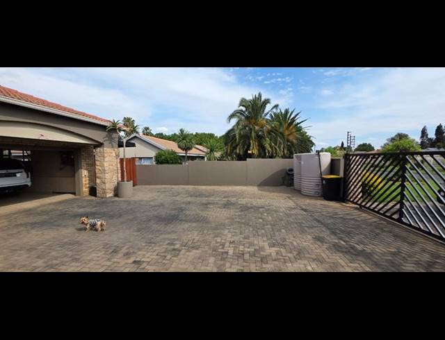 4 BEDROOM HOUSE FOR SALE IN VANDERBIJLPARK SE 4